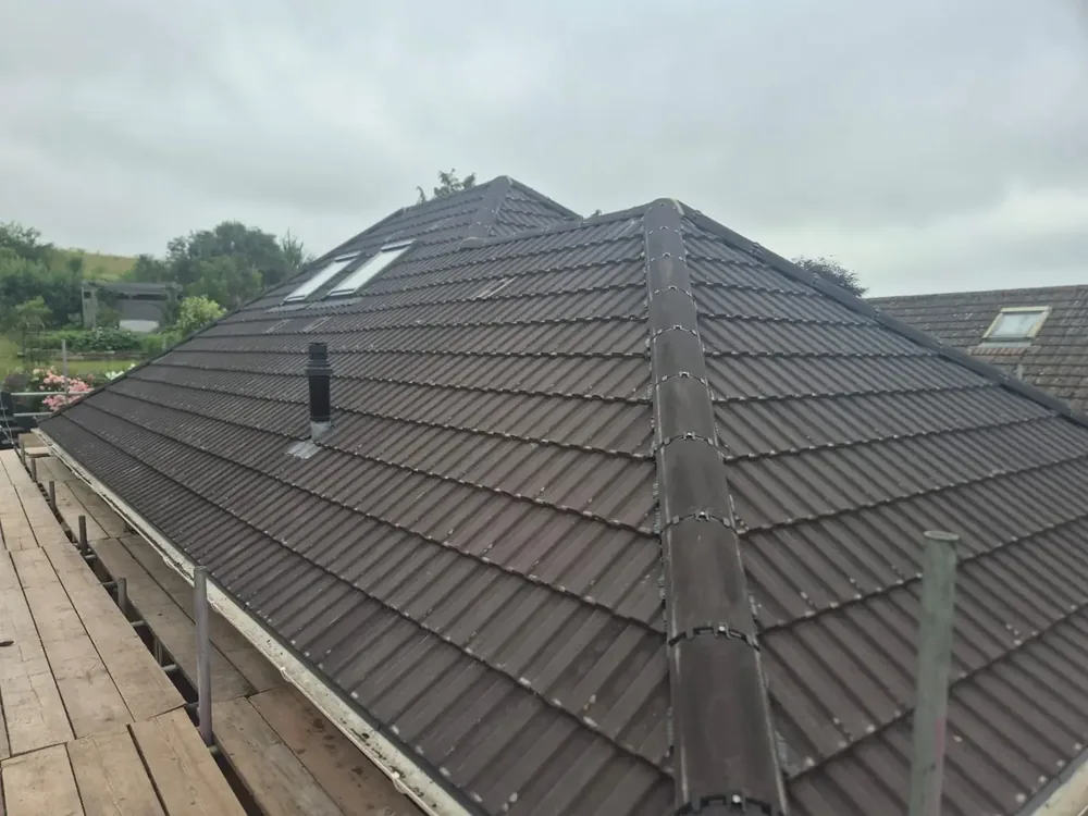 New interlocking tiled roof nearing completion